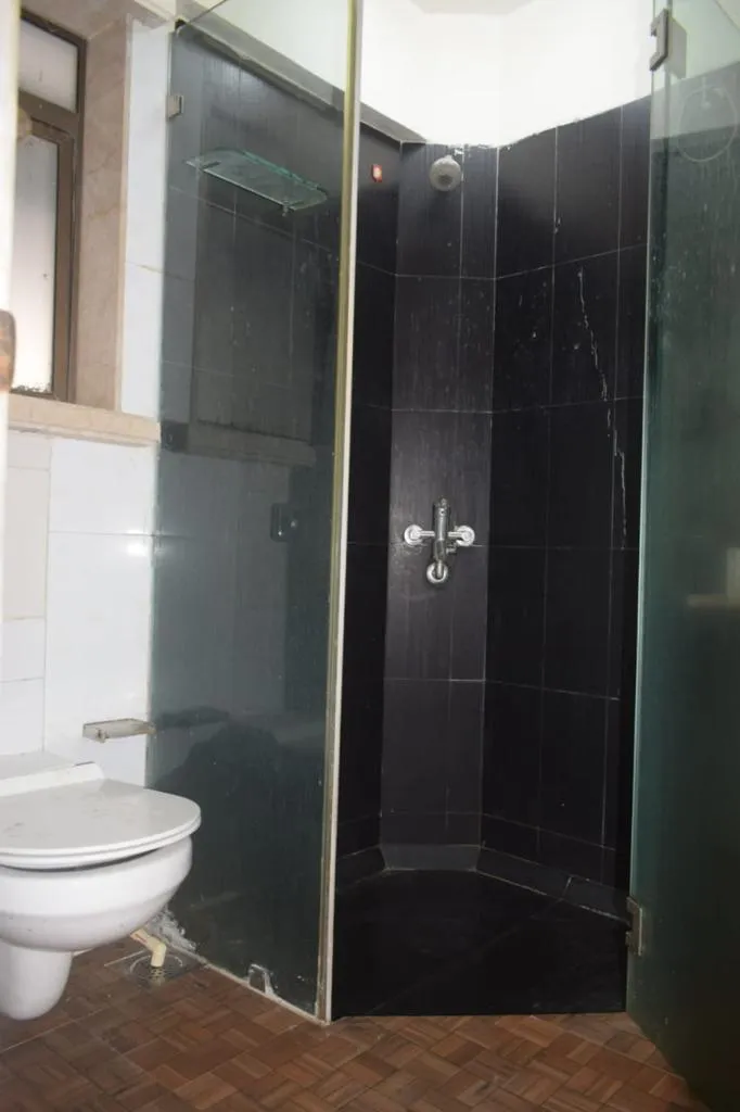 3 BHK Flats for Sale in RNA Azzure, Bandra East