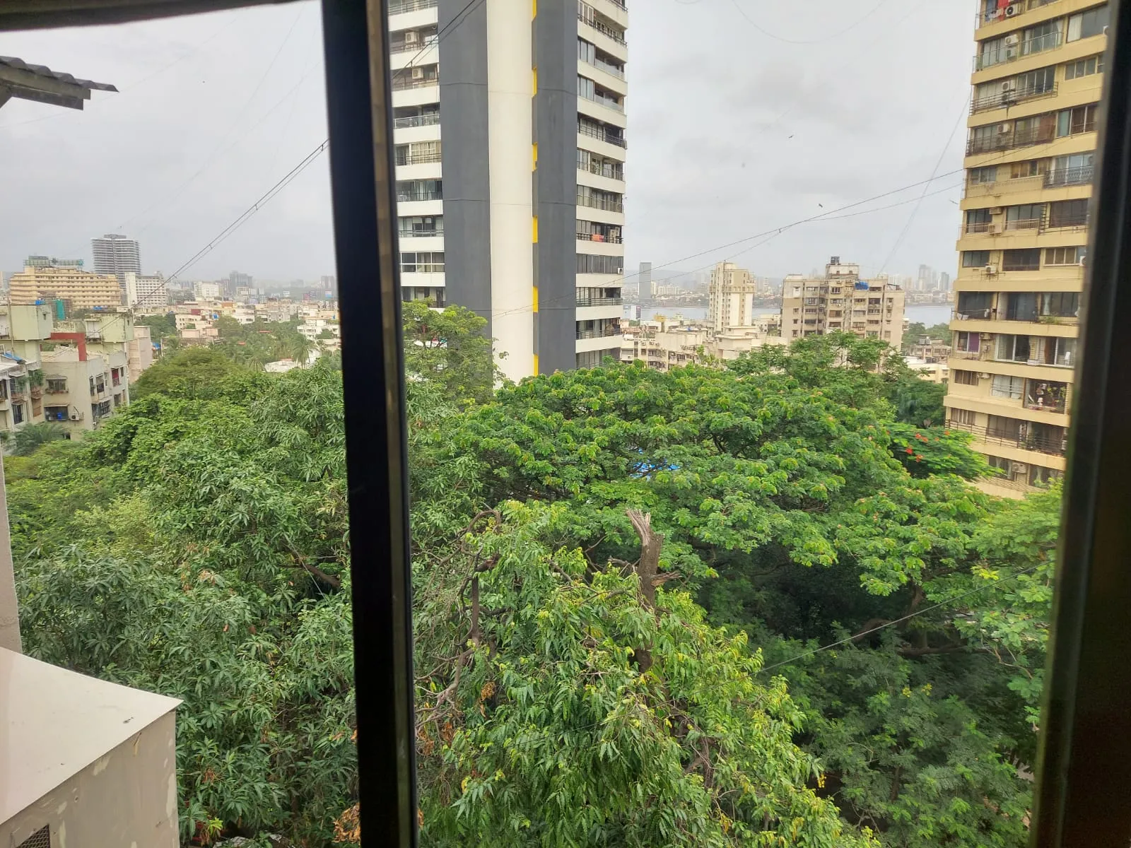 2 BHK Flats on Rent in Vindhyachal, Bandra West