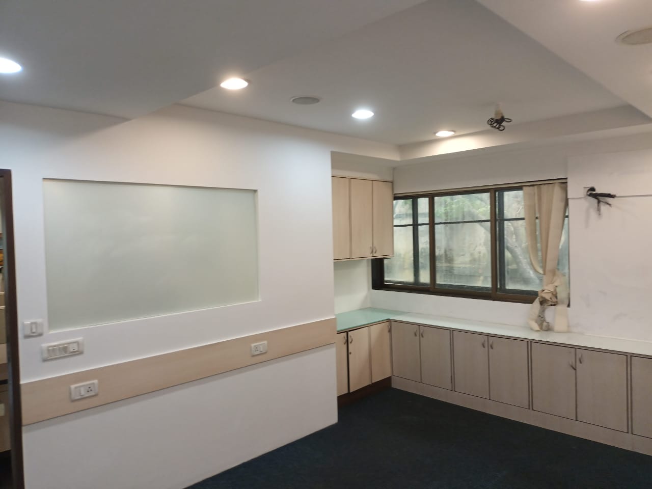 9 - Sunder Ville, Santacruz West