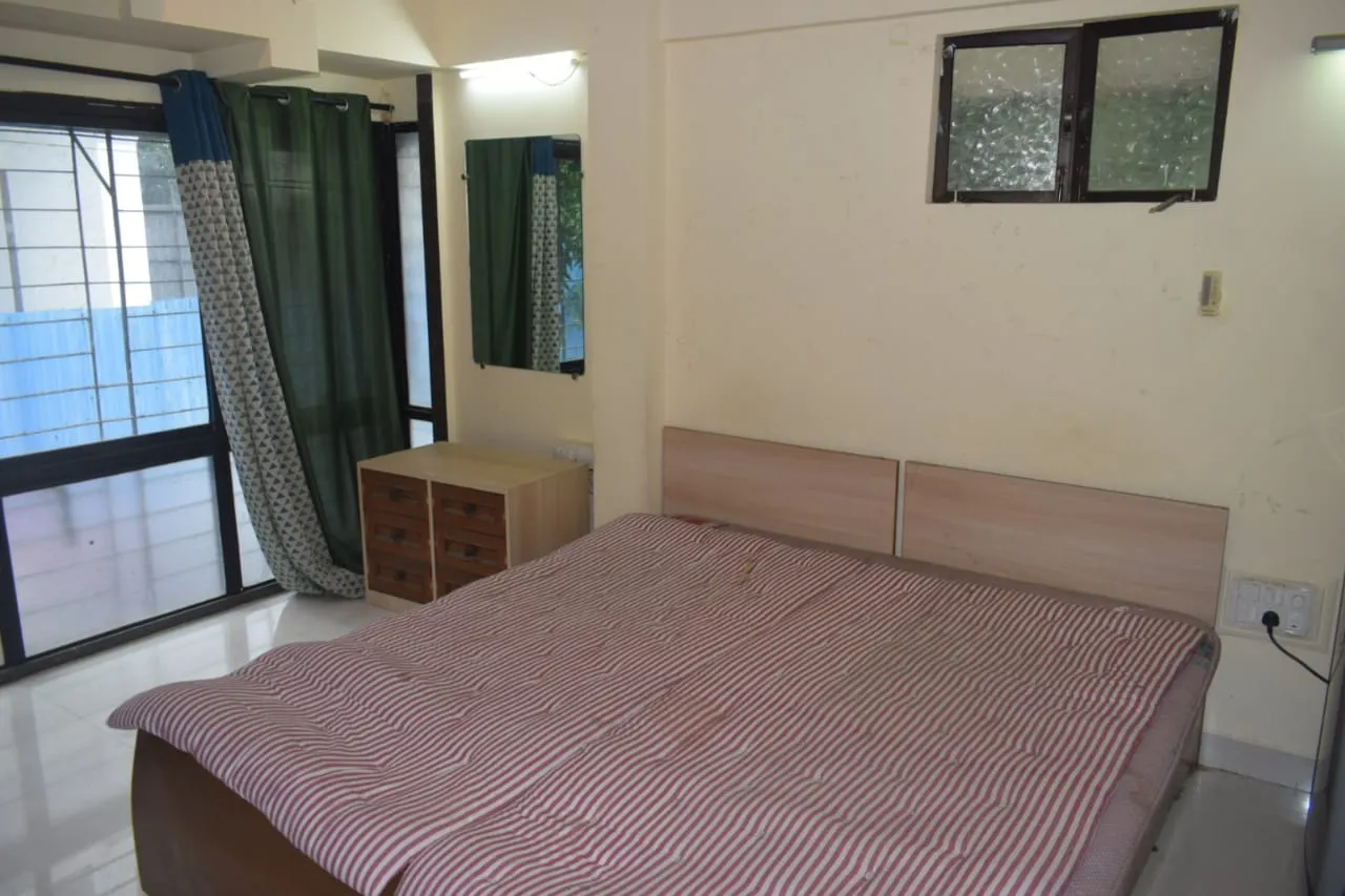 1 BHK Flats for Sale in Zeba Corner, Bandra West