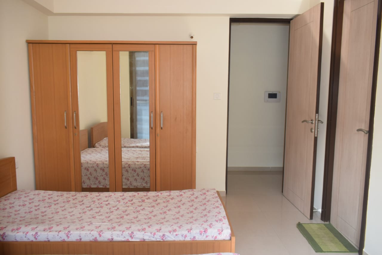 01 - Kalpataru Sparkle, Bandra East