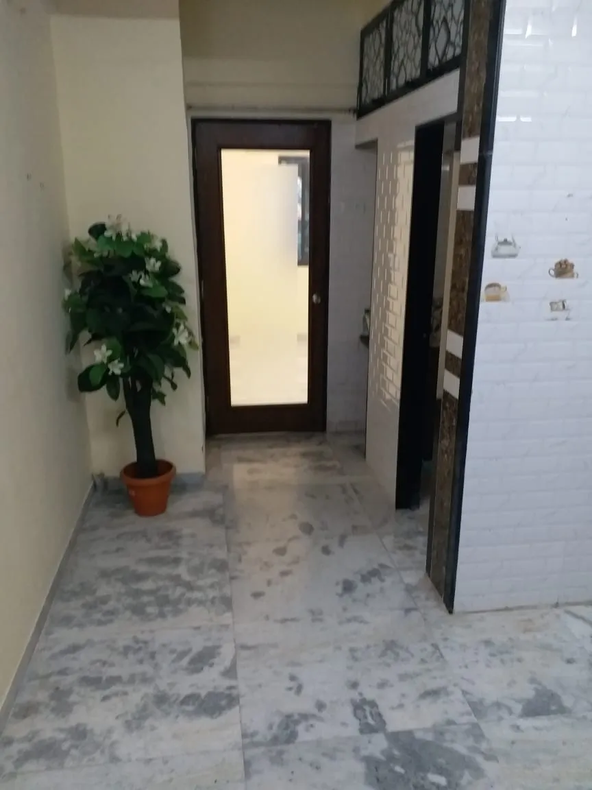 2BHK Flats for Sale in Girnar Society, Santacruz West