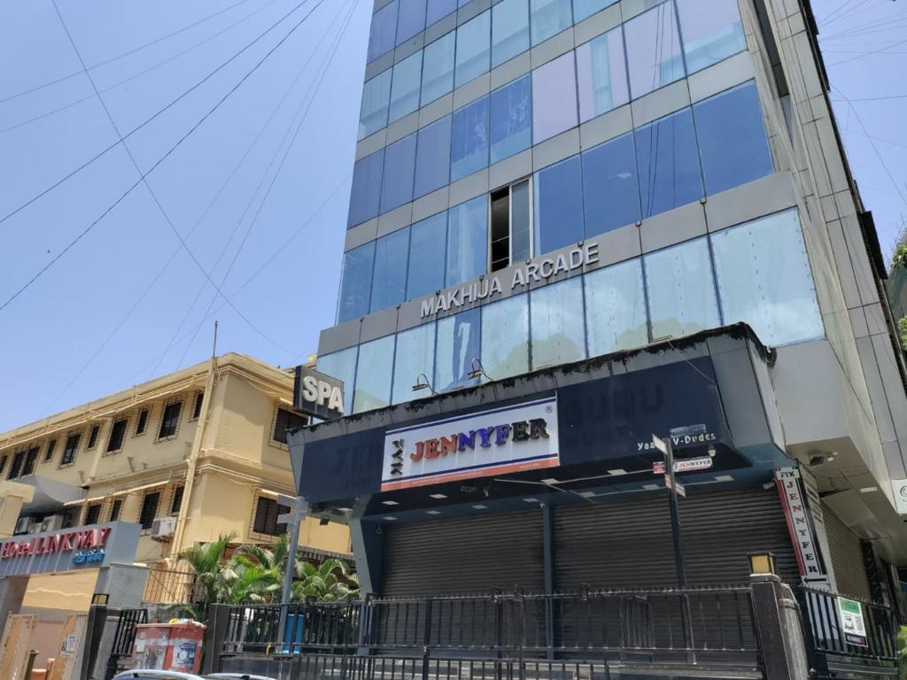 1 - Makhija Arcade, Khar West