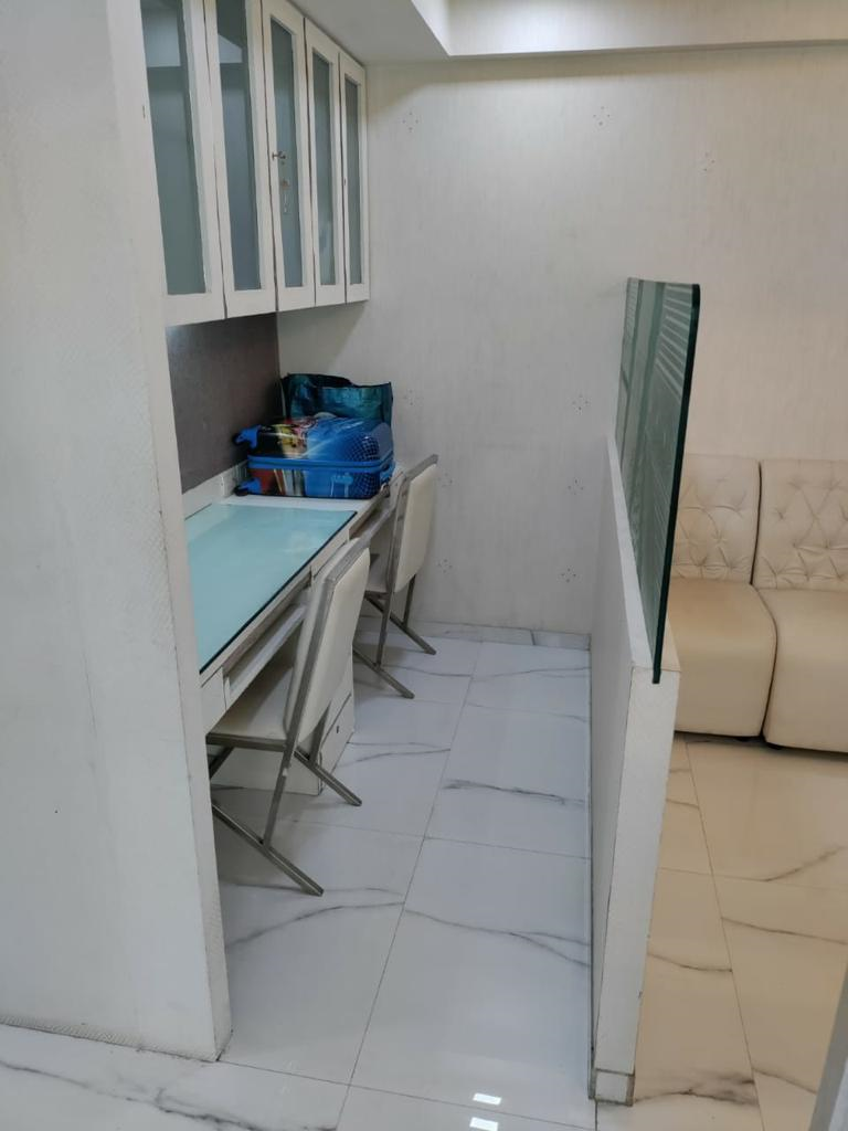 8 - Makhija Arcade, Khar West