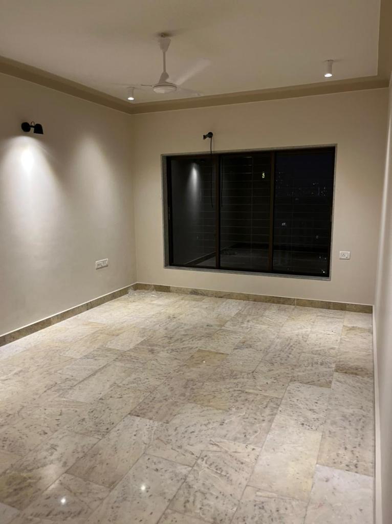 11 - Green Acres, Andheri West