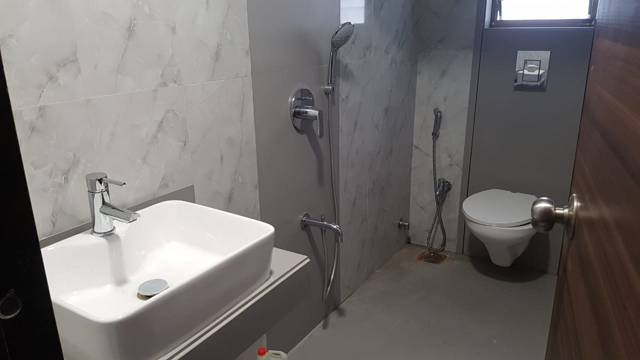 2 BHK Golden Palace for Rent in Bandra West