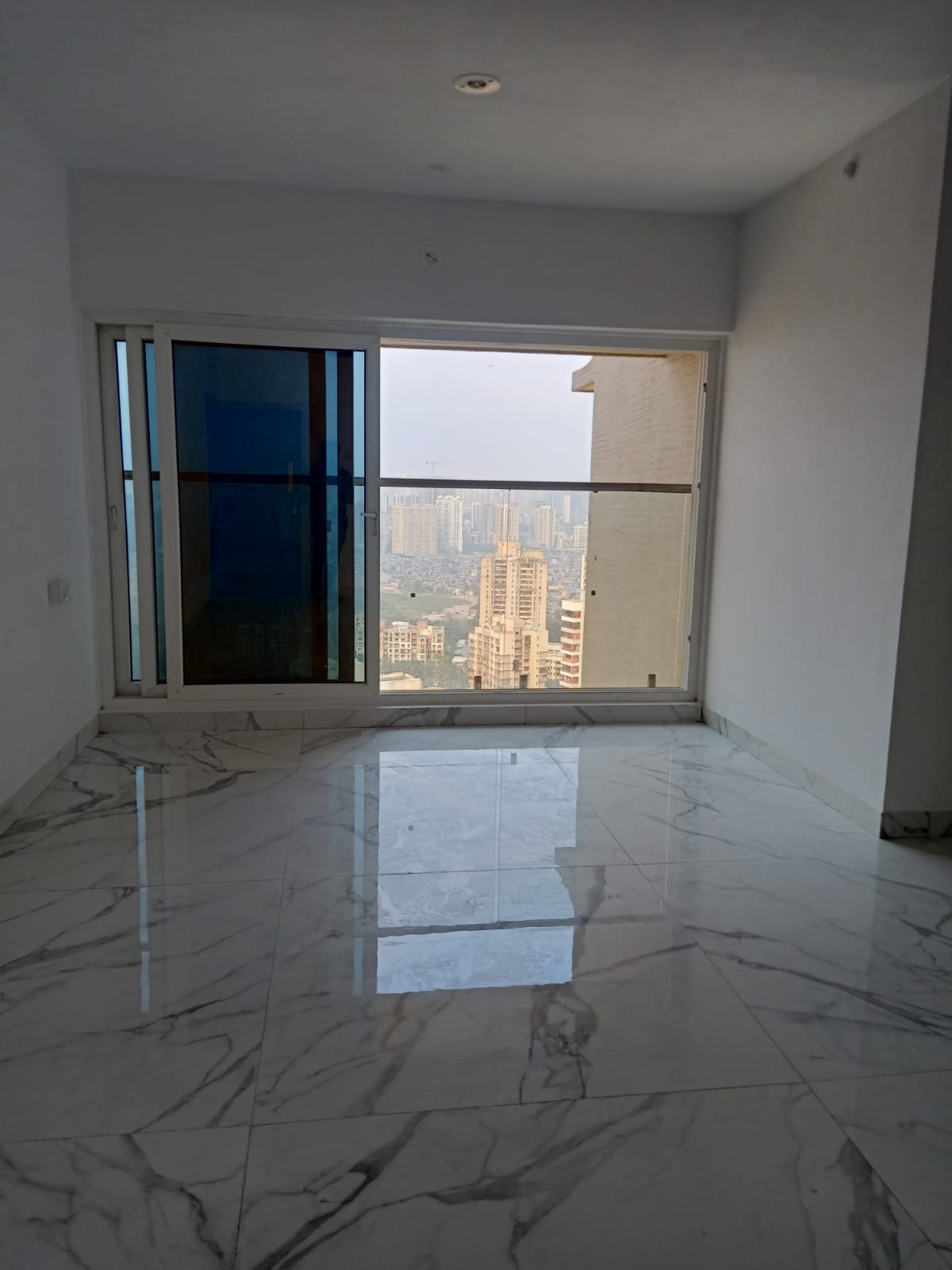 4 - Rna Ng Eclat, Andheri West