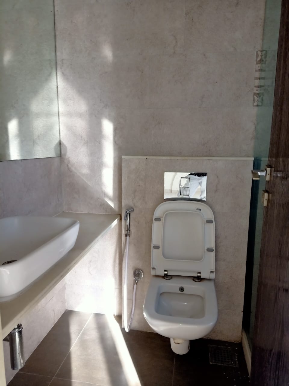 1 - Itus, Andheri West