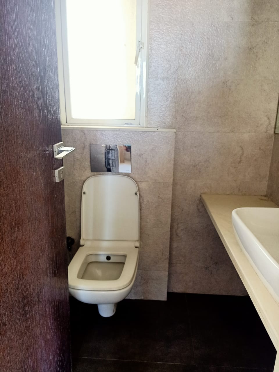 8 - Itus, Andheri West