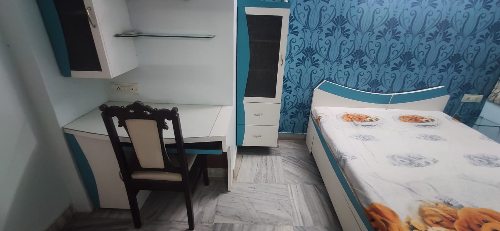 07 - Shivam Building, Vile Parle West