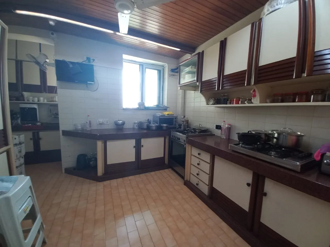 3 BHK Flats on Rent in Balmoral Hall, Bandra West