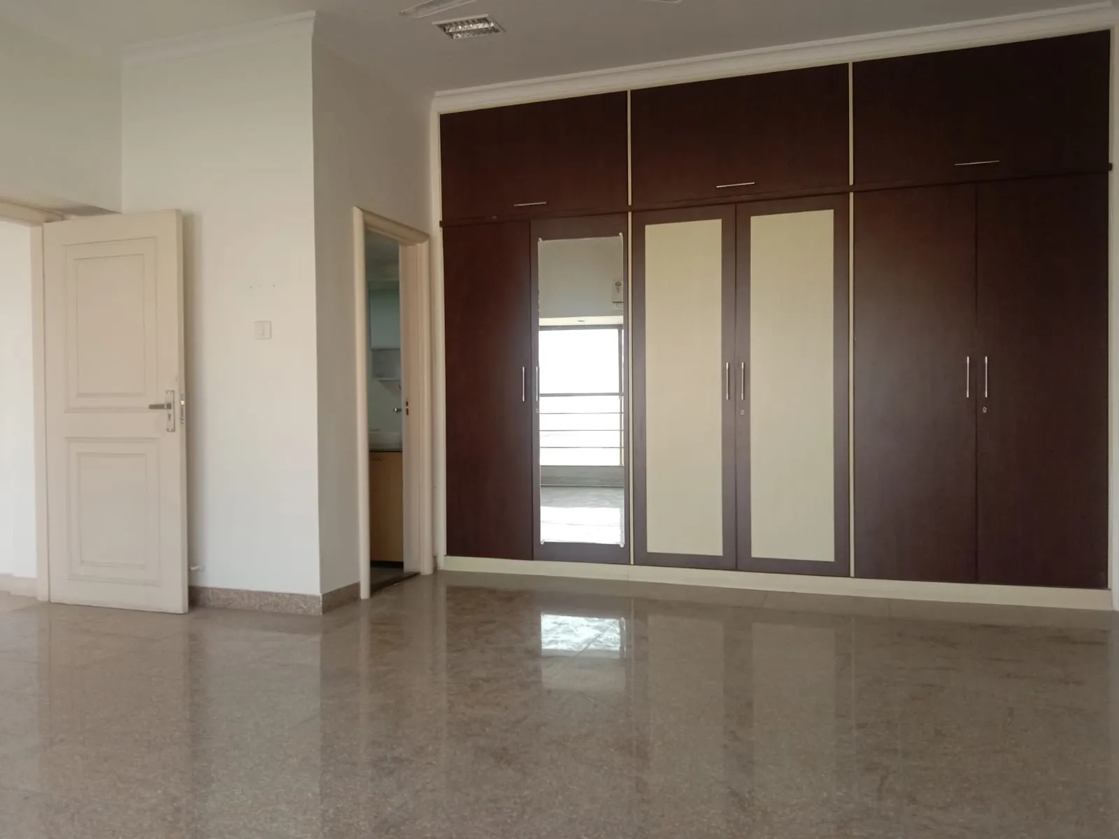 4 BHK Flats on Rent in Madhuli, Worli