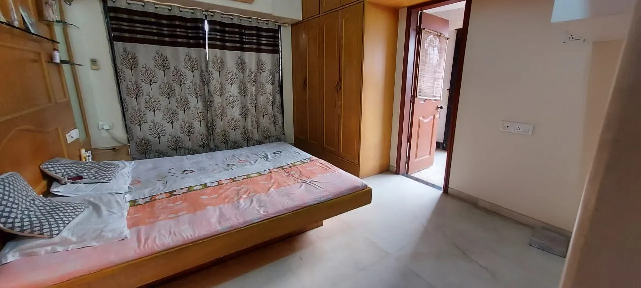 4 BHK Flats for Sale in Shyam kutir, Khar West