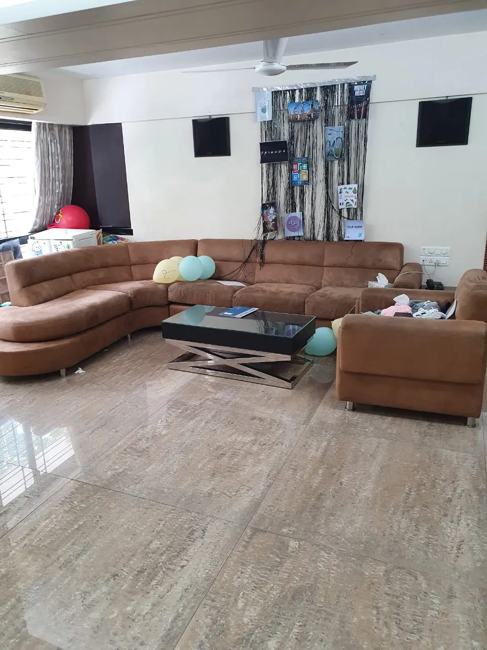 4 BHK Flats for Sale in Tagore Kunj CHS, Santacruz West