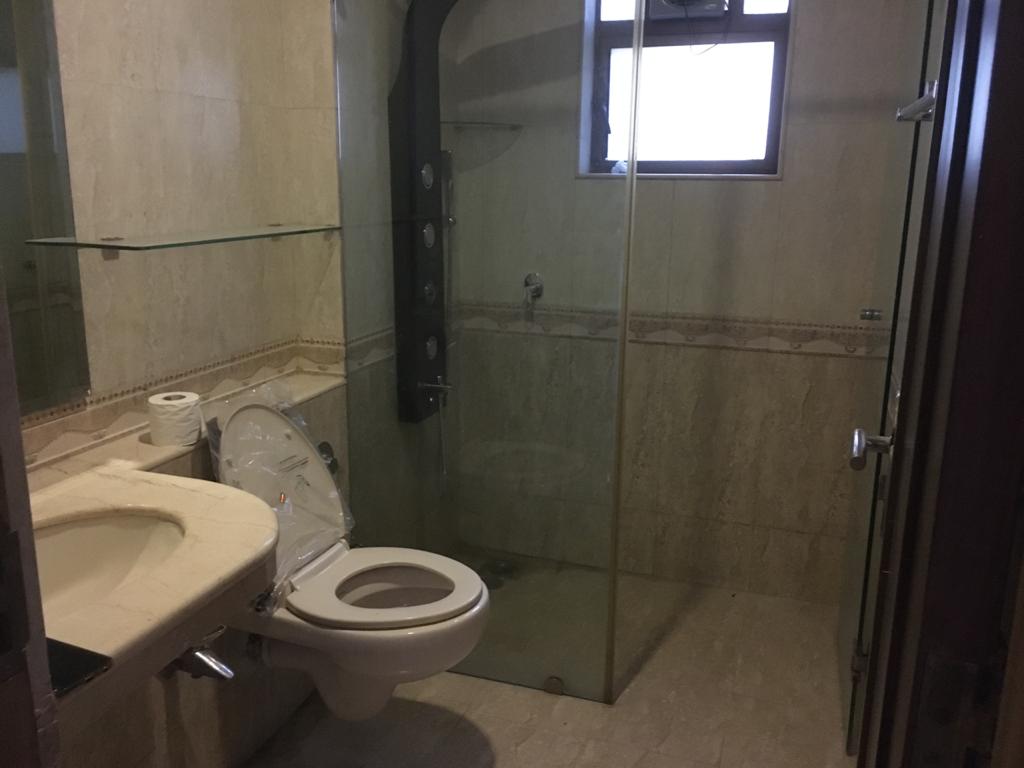 Bathroom 2 - Aditya, Khar West