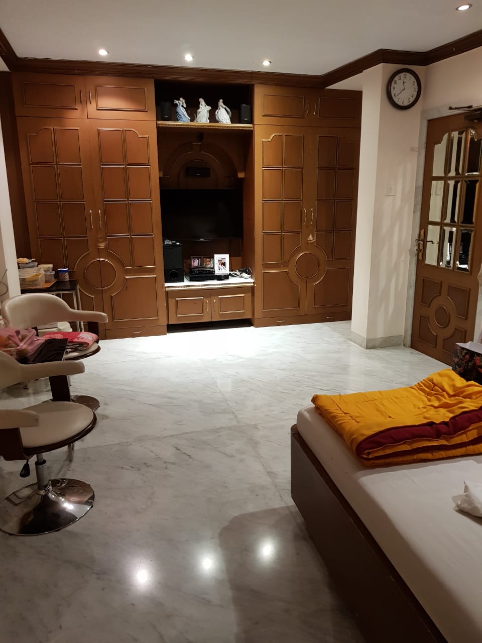 15 - Lady Ratan Tower, Worli