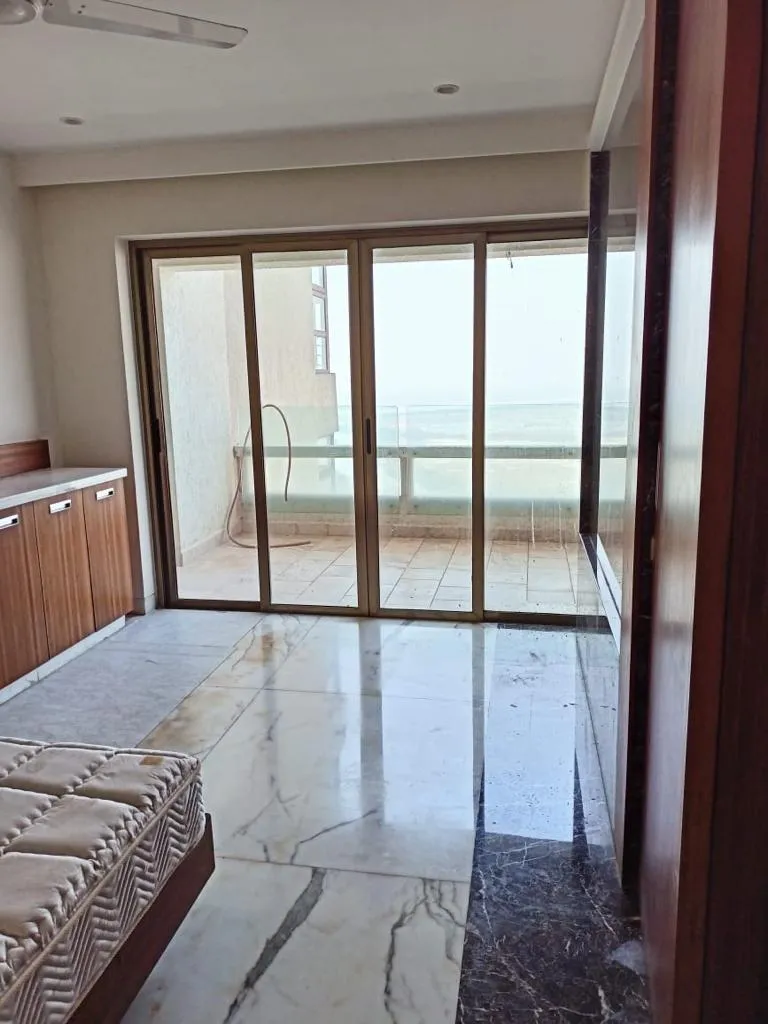 4 BHK Flats for Sale in Oberoi Sky Heights, Andheri West