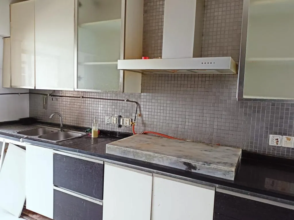 4 BHK Flats for Sale in Oberoi Sky Heights, Andheri West