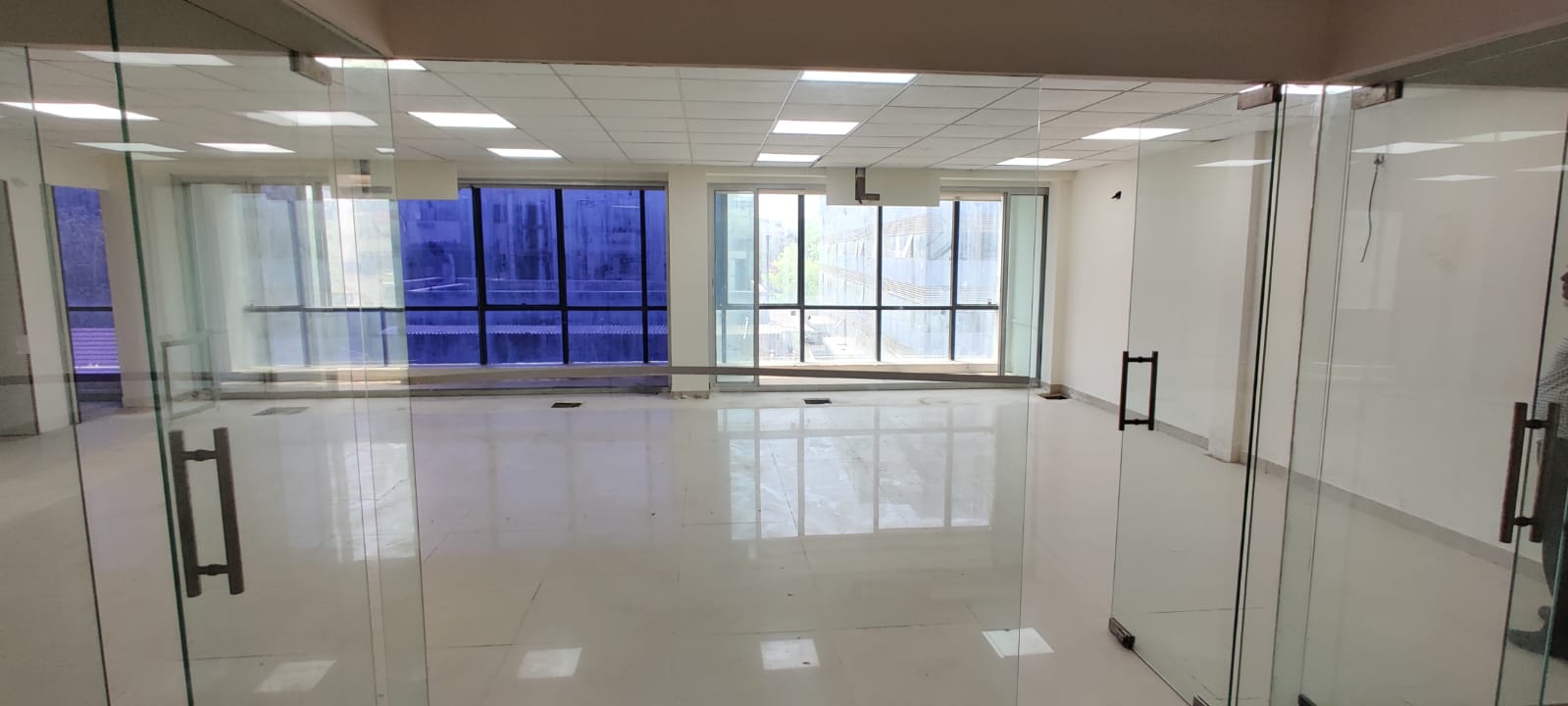 Office Space Semi Furnished in Civic Centre , Dadar East