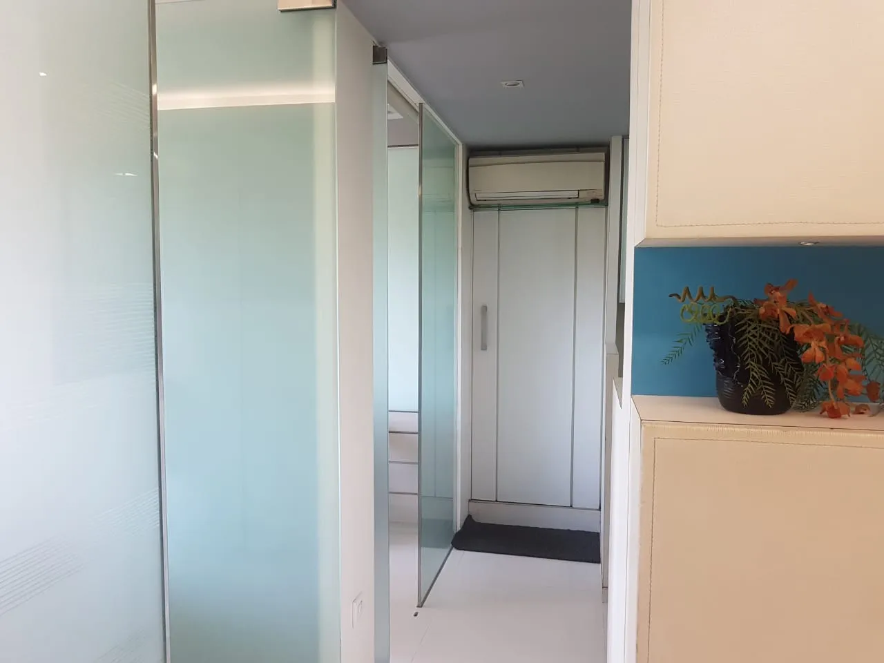 Office Space Offices on Rent in Jolly Maker Chambers II, Nariman Point