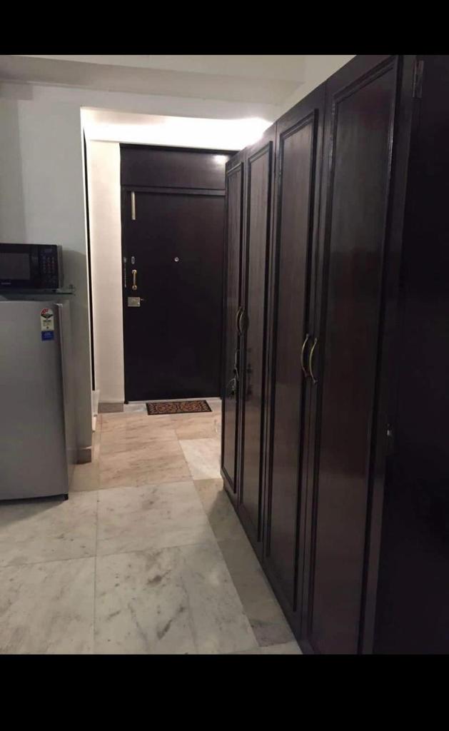 4 - Taher Mansion, Nepeansea Road