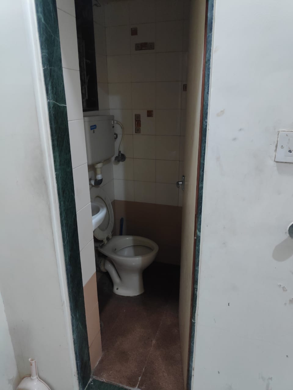 2 BHK Semi Furnished in Chandralok , Nepeansea Road