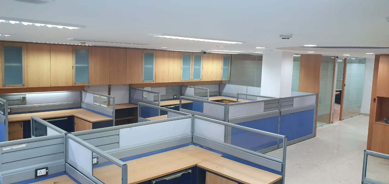 Office Space Semi-Furnished in Raheja Centre , Nariman Point