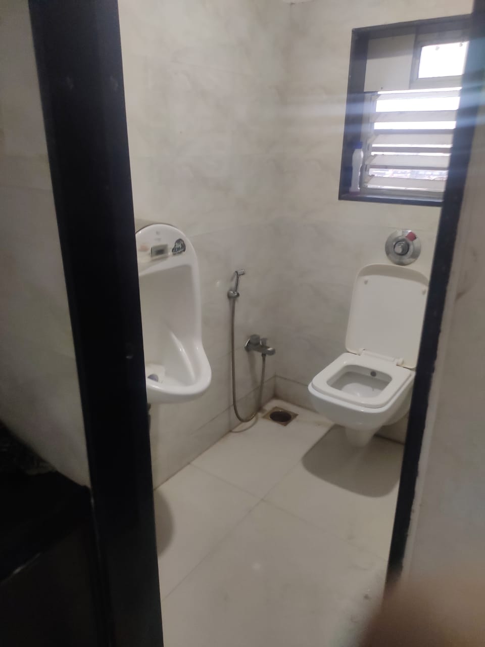 Office Sunteck Grandeur, Andheri West — for Sale — photo 3