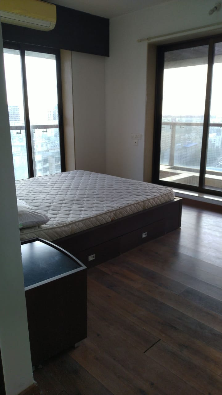 21 - Wadhwa Solitaire, Powai