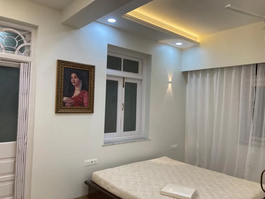 2 BHK Flats on Rent in Roxana Building, Churchgate