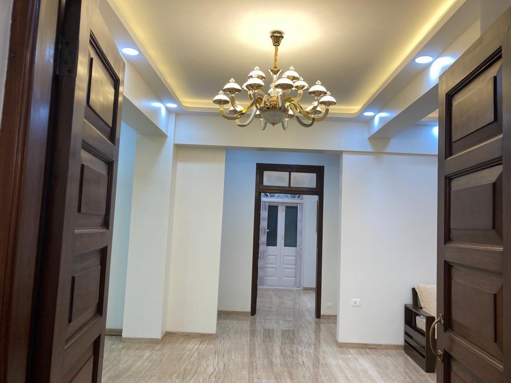 6 - Roxana Building, Churchgate