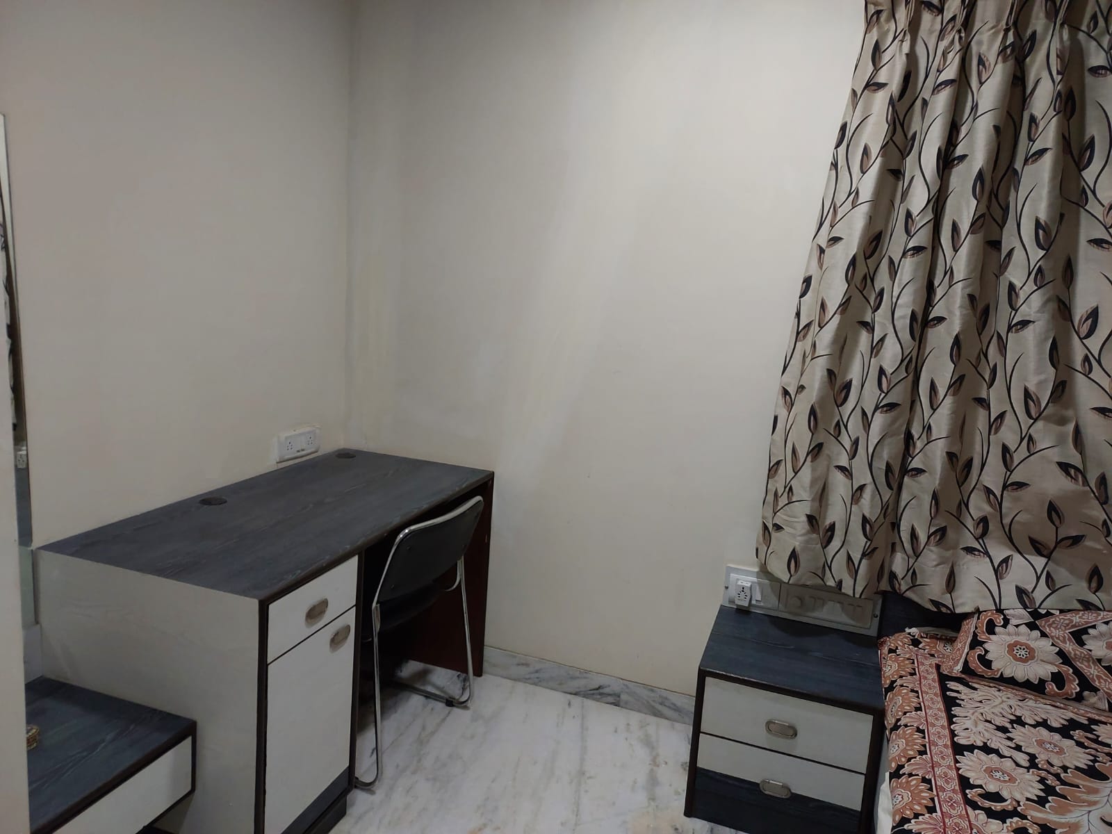 24 - Tulsi Mahal, Khar West