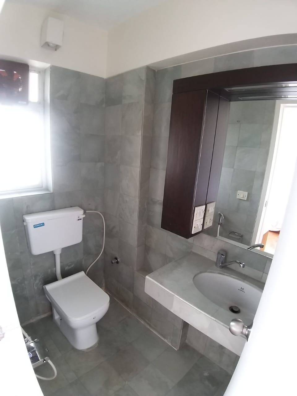 7 - Palm Spring, Cuffe Parade