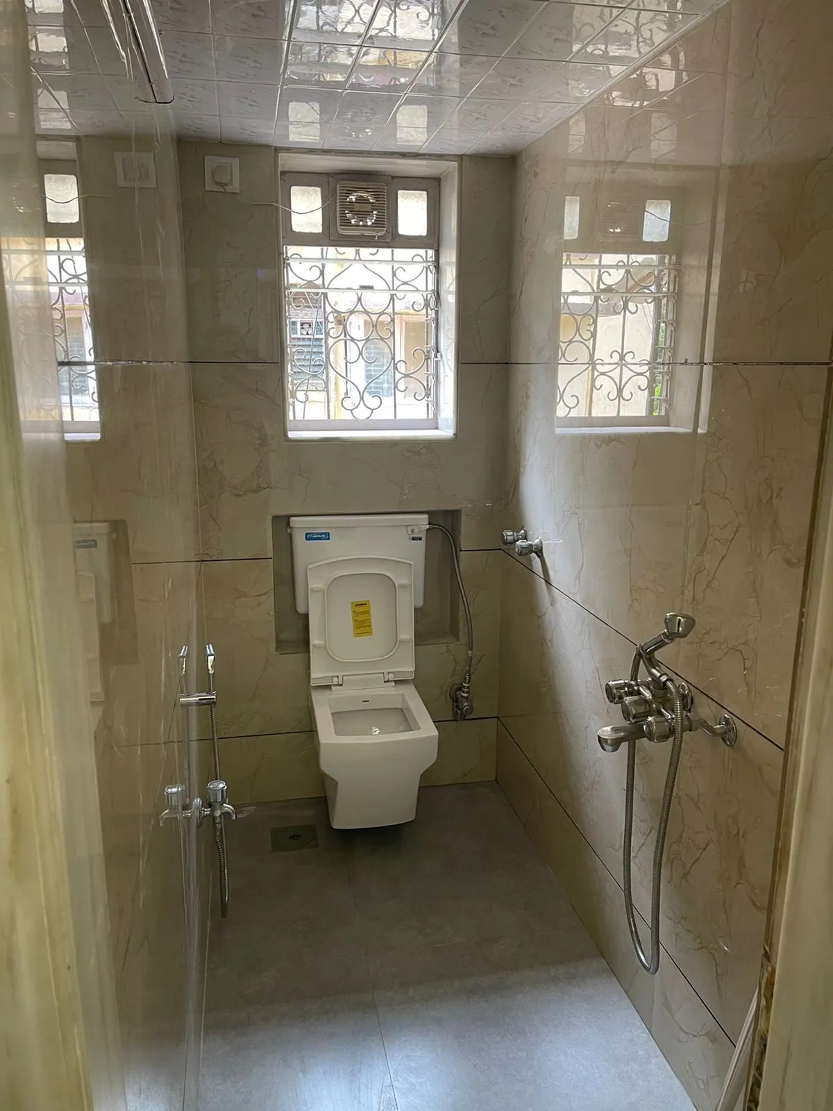 3 BHK Flats on Rent in Prakash Villa, Santacruz West