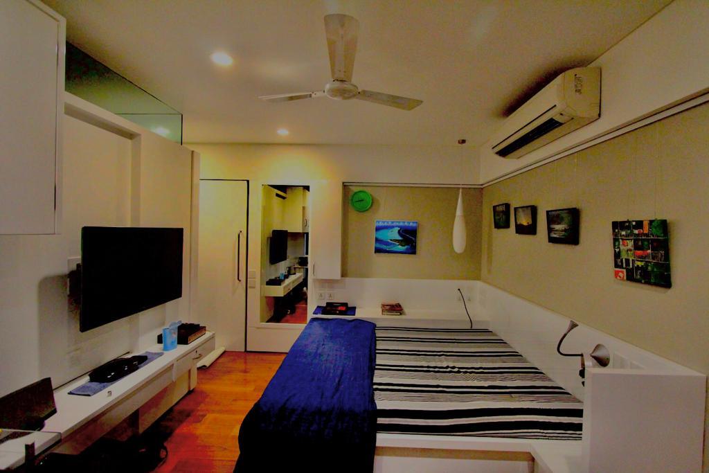 5 BHK Fully Furnished in Oberoi Splendor , Jogeshwari