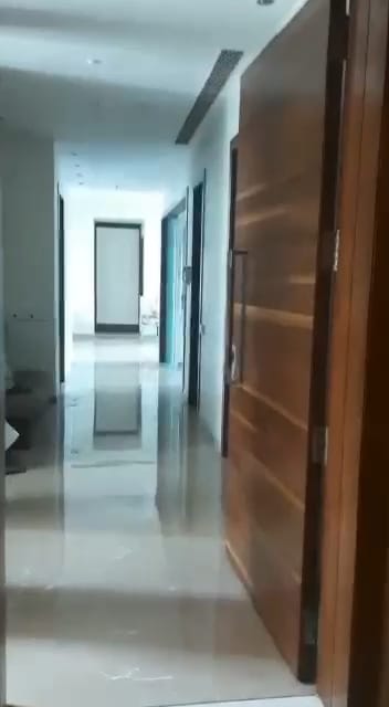 18 - Raheja Vivarea, Mahalaxmi