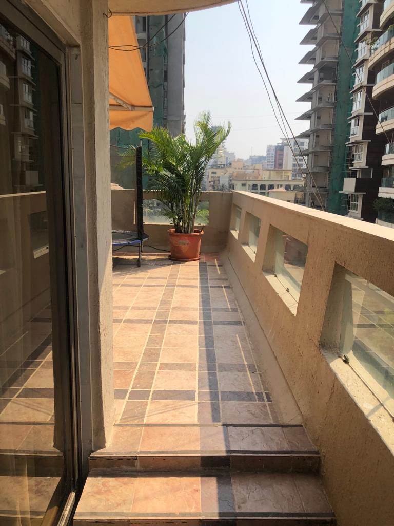 18 - Sudhama Niwas, Khar West