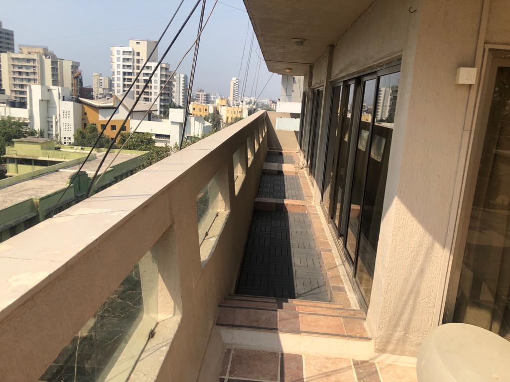 25 - Sudhama Niwas, Khar West