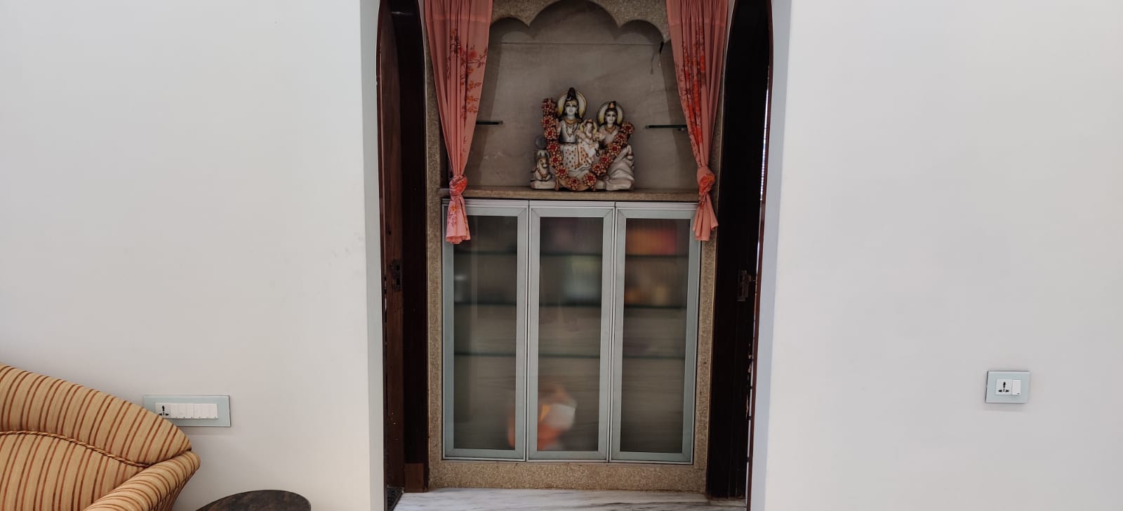 7 - Sunflower, Cuffe Parade