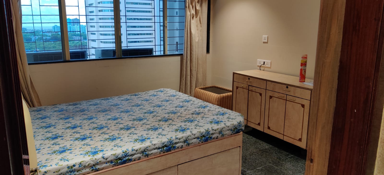 9 - Sunflower, Cuffe Parade