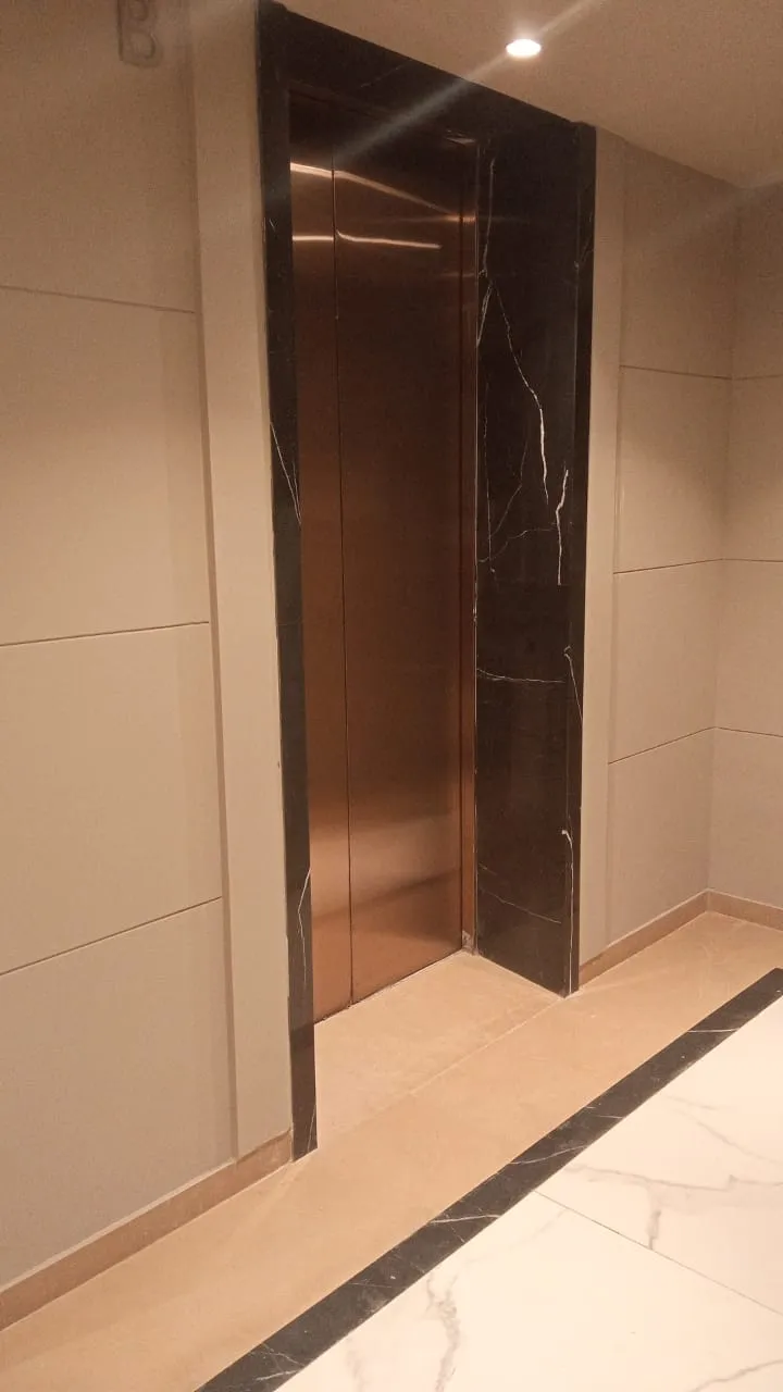 3 BHK Flats for Sale in Lodha Parkside, Worli