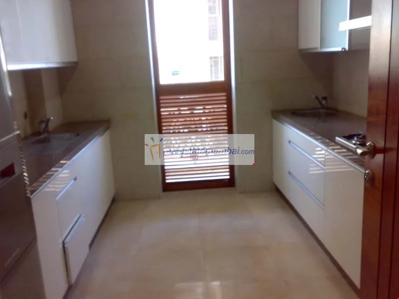 4 BHK Flats on Rent in 10 Central Avenue, Santacruz West