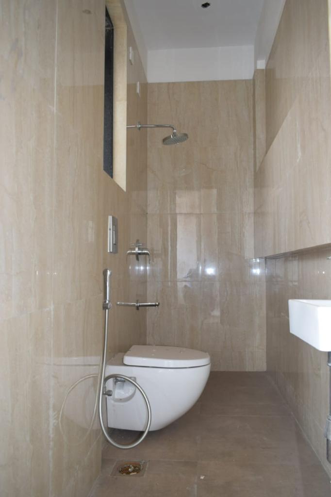 6 - Mittal Aristo, Parel