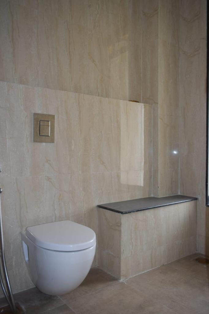 8 - Mittal Aristo, Parel