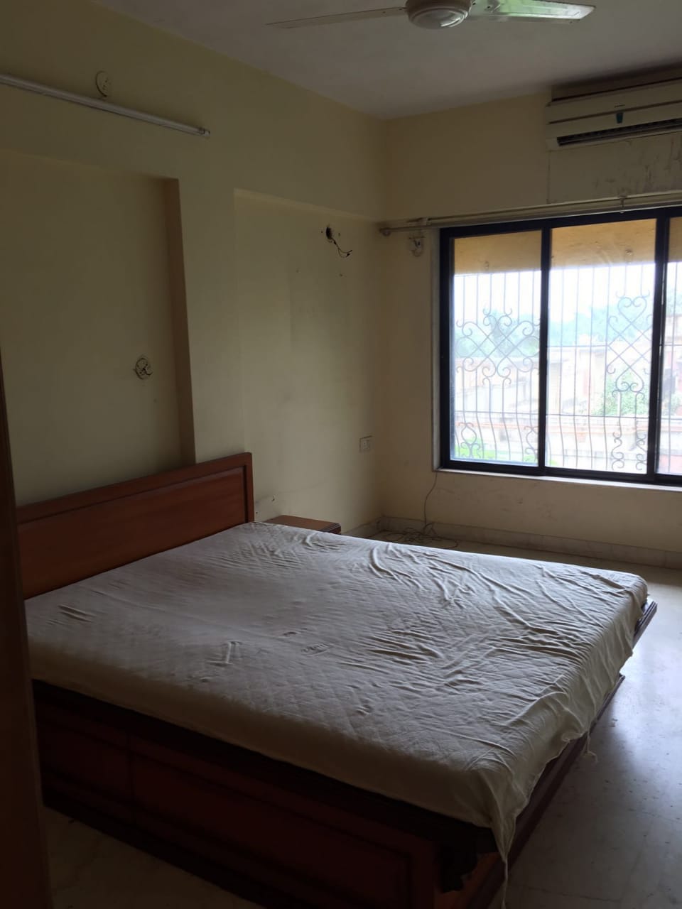 10 - Unique Classic, Malad West