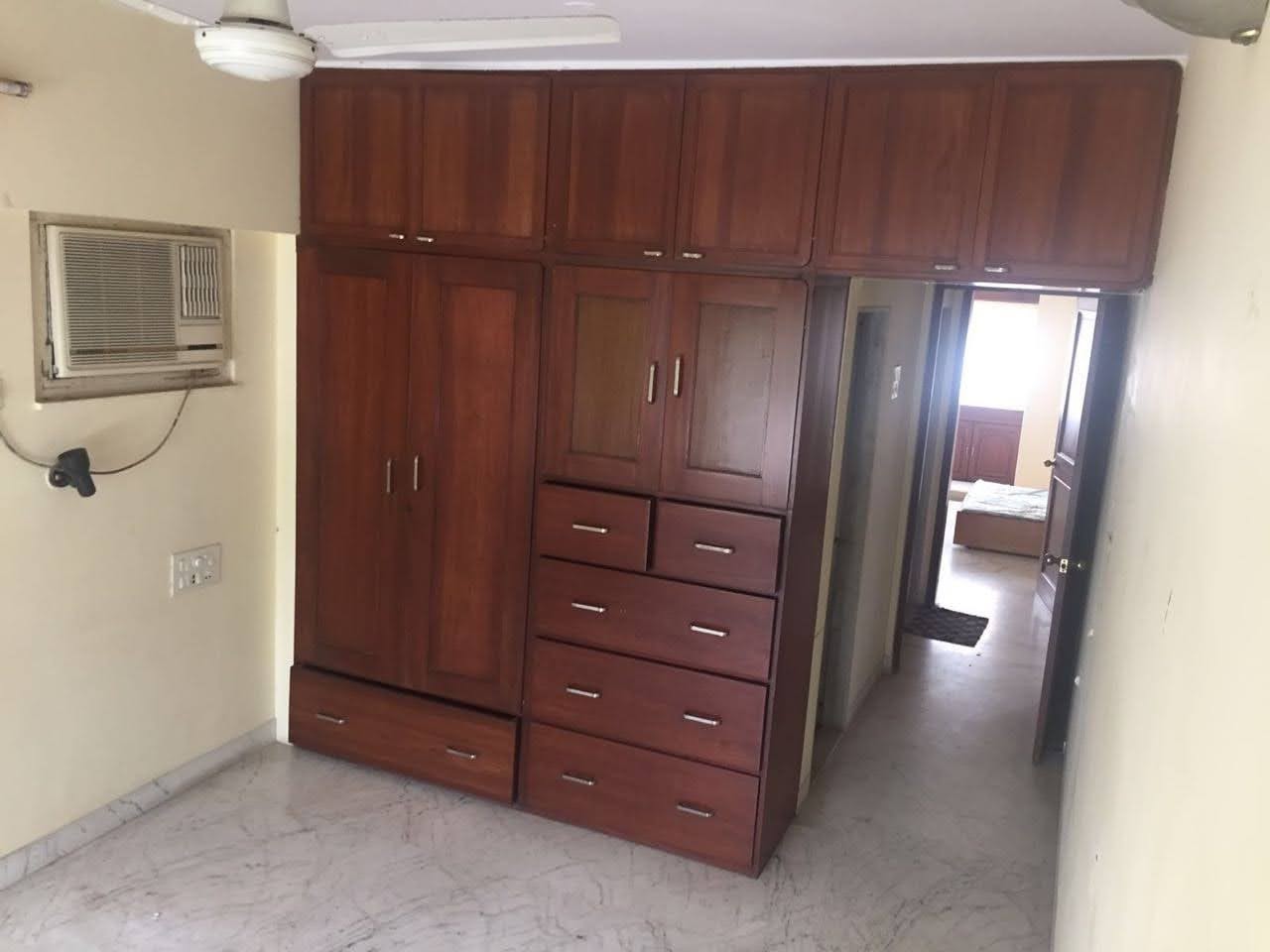 7 - Unique Classic, Malad West