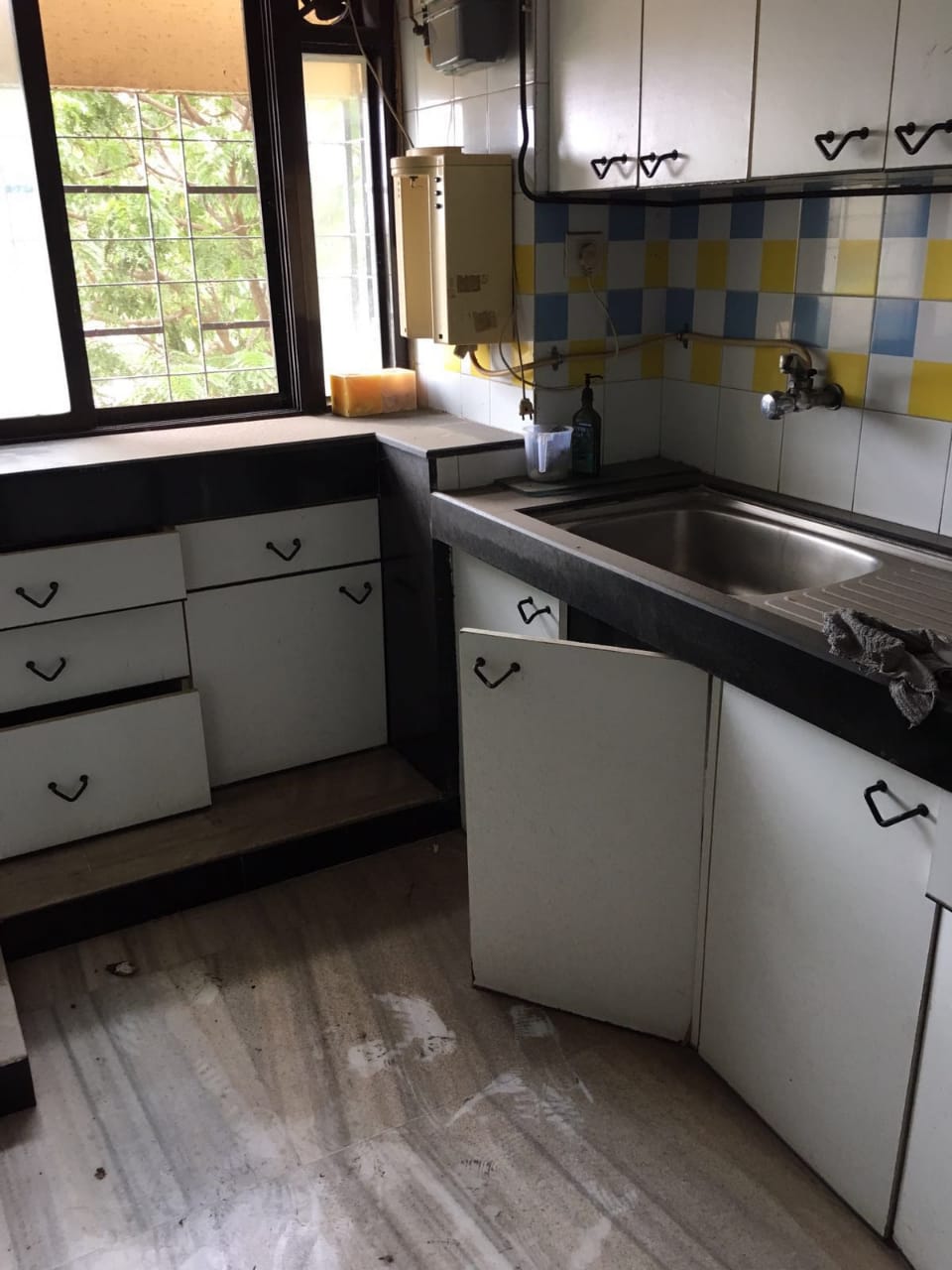 9 - Unique Classic, Malad West