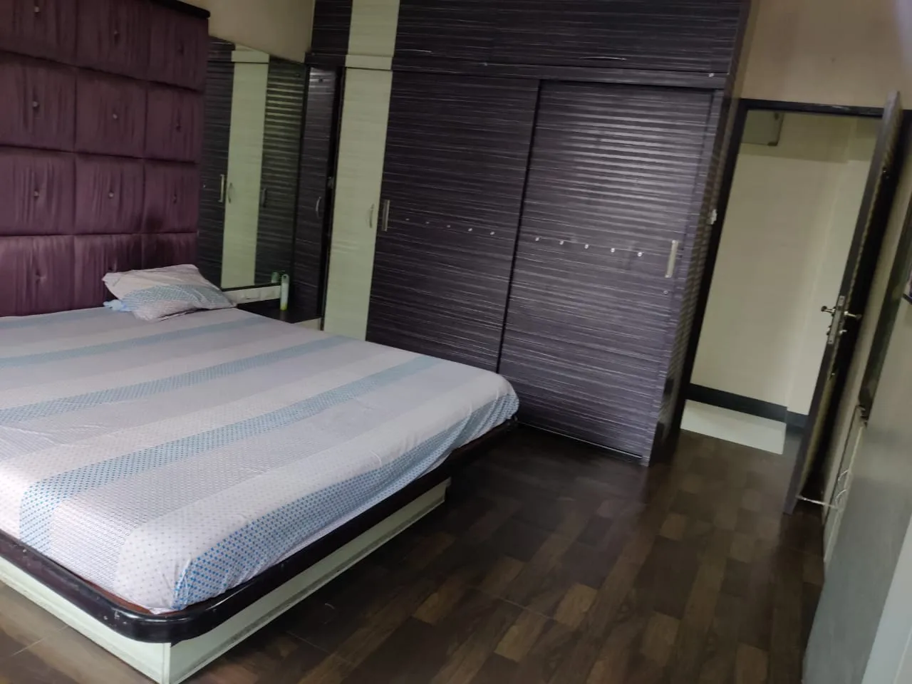 2 BHK Flats for Sale in Shreyas Apartment, Tardeo