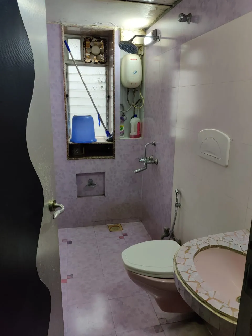 2 BHK Flats for Sale in Shreyas Apartment, Tardeo