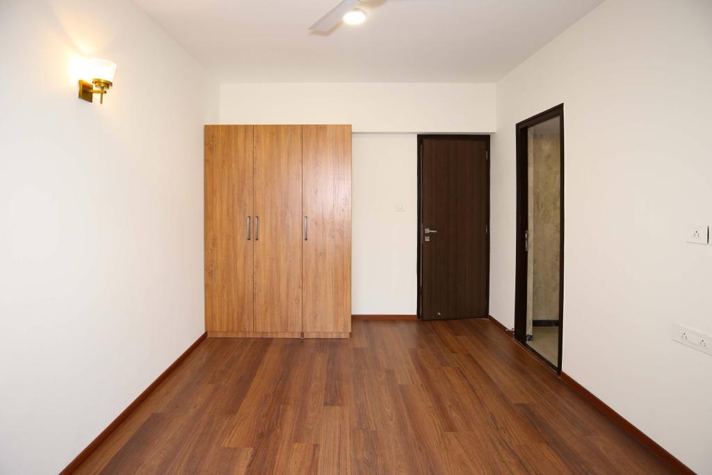 4 BHK Semi Furnished in Dheeraj Insignia , Santacruz East